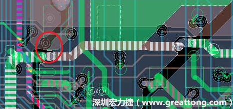 慢慢確認(rèn)CAF發(fā)生的位置后，可以配合Gerber查看PCB的結(jié)構(gòu)是否有通孔太近或是線路太近的問(wèn)題。